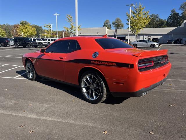 2021 dodge challenger sxt