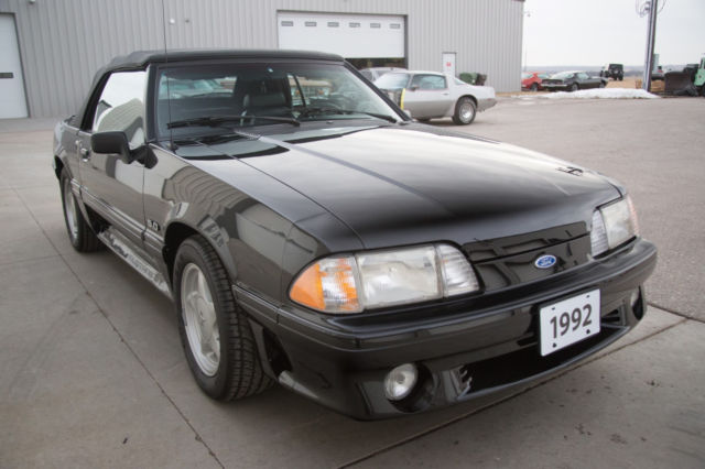 1992 ford mustang gt convertible, 5.0 automatic, low 1,336 miles - perfect