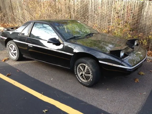 1984 pontiac fiero sports car