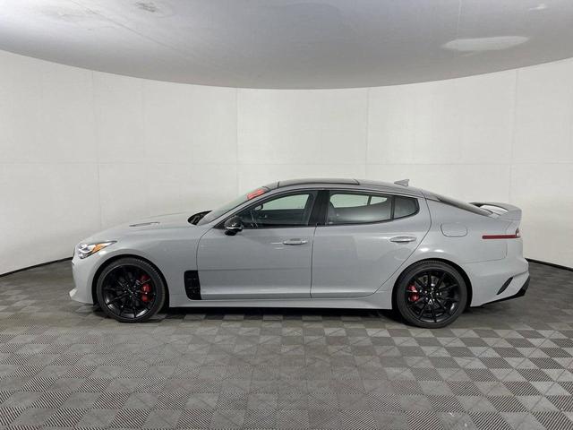 2022 kia stinger gt2