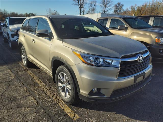 2016 toyota highlander le plus
