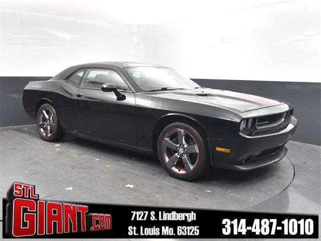 2012 dodge challenger sxt