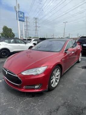 2014 tesla model s base in lansing, illinois
