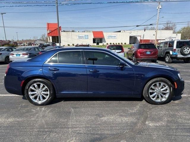 2017 chrysler 300 limited in columbiana, ohio
