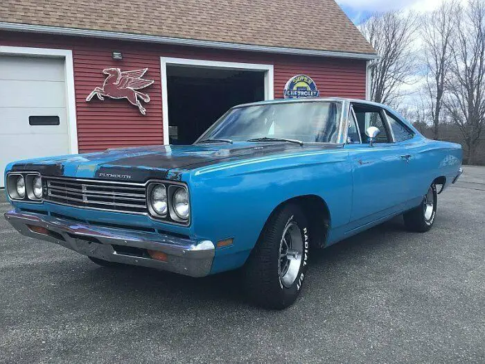 1969 plymouth road runner petty blue in barn survivor original rare