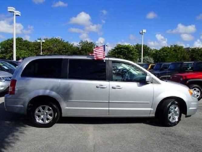 2008 chrysler town & country touring in kendall, fl