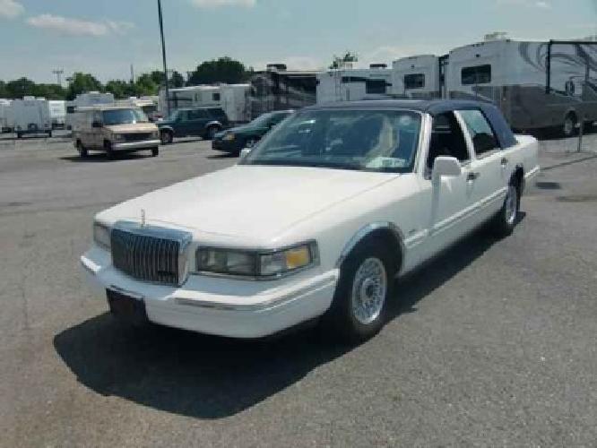 used 1995 lincoln town car for sale. in harrisburg, pa