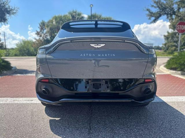 2021 aston martin dbx base