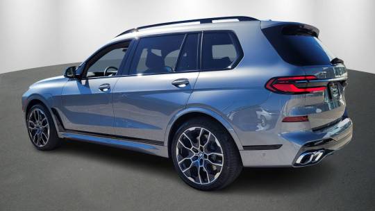 2025 BMW X7