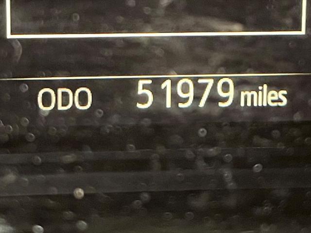 2021 toyota sequoia base