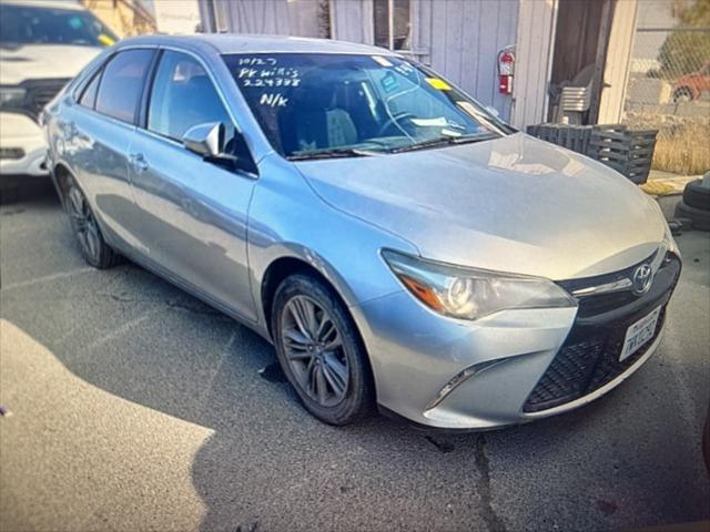 2016 toyota camry se