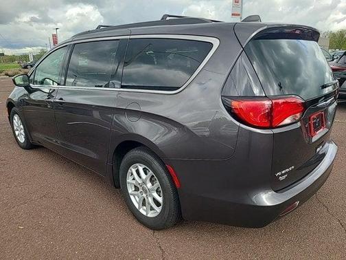 2020 chrysler voyager in saint louis, missouri