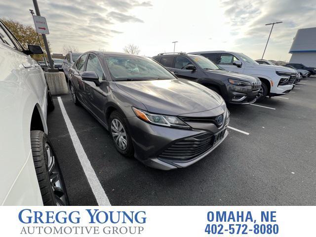2018 toyota camry hybrid le