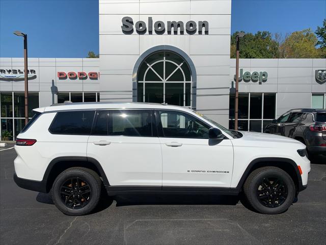 2022 jeep grand cherokee l laredo 4x4