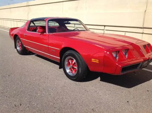 1981 pontiac firebird t-top car, no rust ever ! !