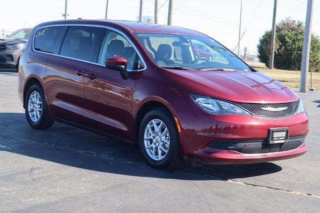 2022 chrysler voyager lx