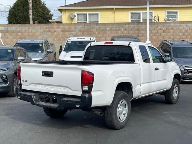 2022 toyota tacoma sr