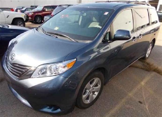 2013 toyota sienna le in richmond, va