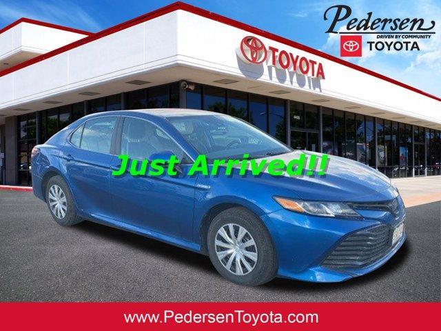 2020 toyota camry hybrid le