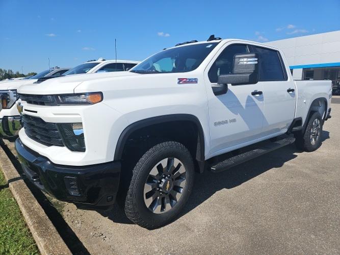 new 2025 chevrolet silverado 2500hd custom