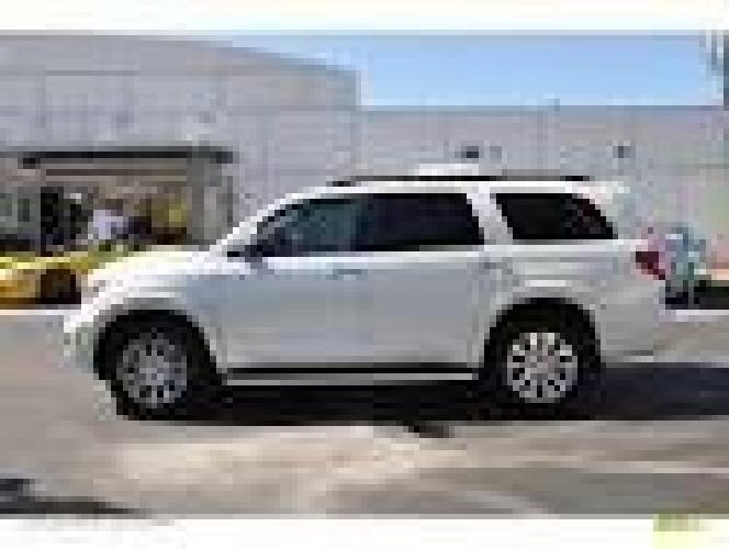 2010 toyota sequoia platinum edition, fully loaded, super clean in toronto, oh