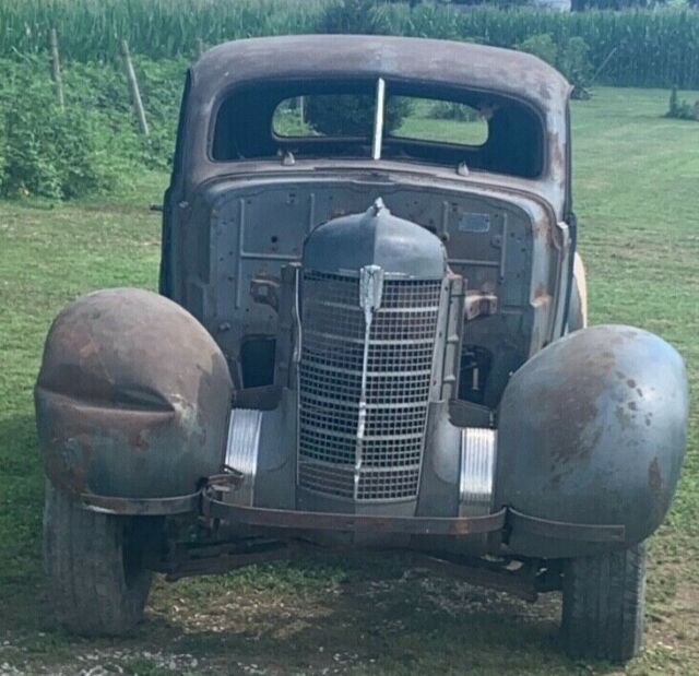 1937 oldsmobile - olds motor works sedan frame for restore or rat rad - no motor