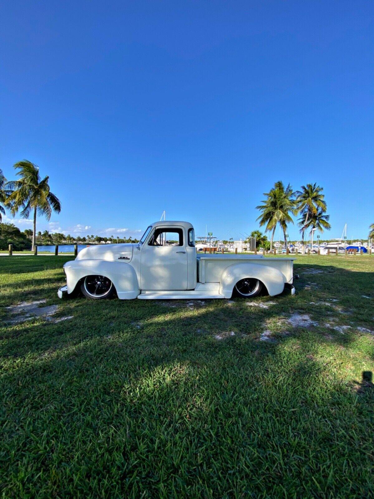 1953 gmc other 350 sbc with a 350 transmission
