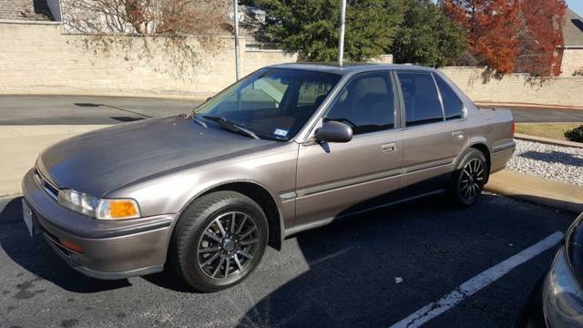 4 door fair - condition - cruise control - air conditioning - usb cd / radio