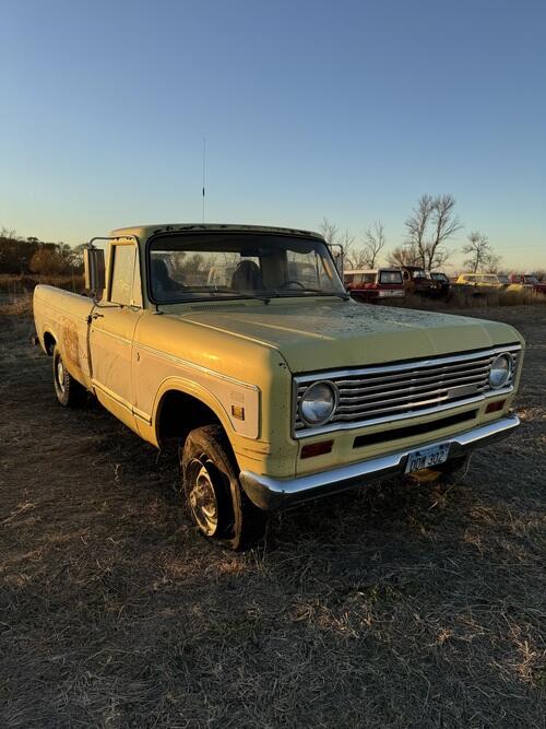 international 1/2 ton pickup 500