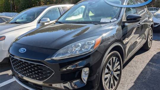 2020 Ford Escape titanium