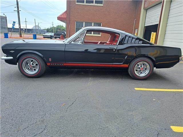 1965 ford mustang fastback 5 speed fully restored