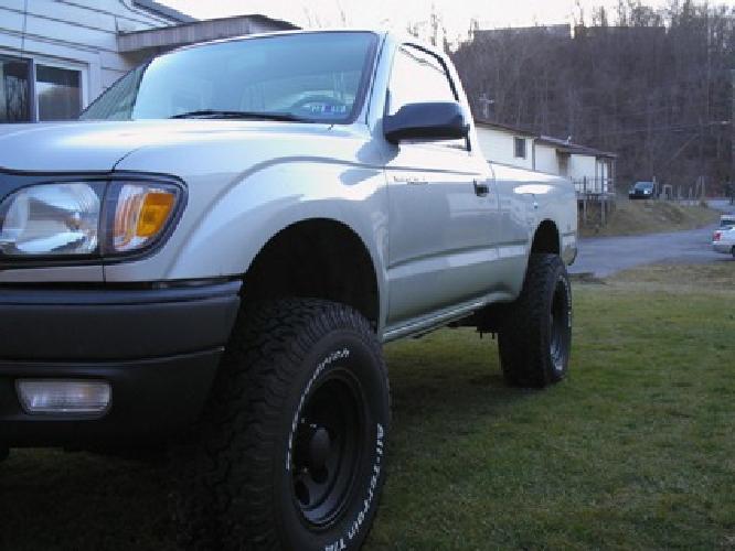 2003 toyota tacoma dlx very good in new city, ny