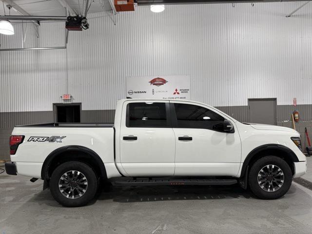 2024 nissan titan pro-4x