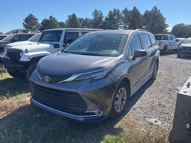 2021 toyota sienna xle 8 passenger