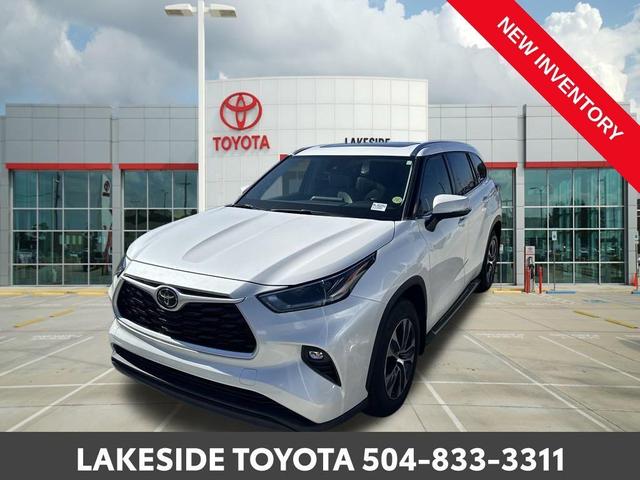 2021 toyota highlander xle