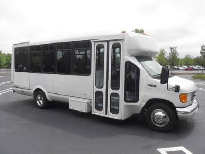 used 2004 ford e-450 eldorado aerotech wheelchair shuttle bus, 114,277 miles in westbury, ny