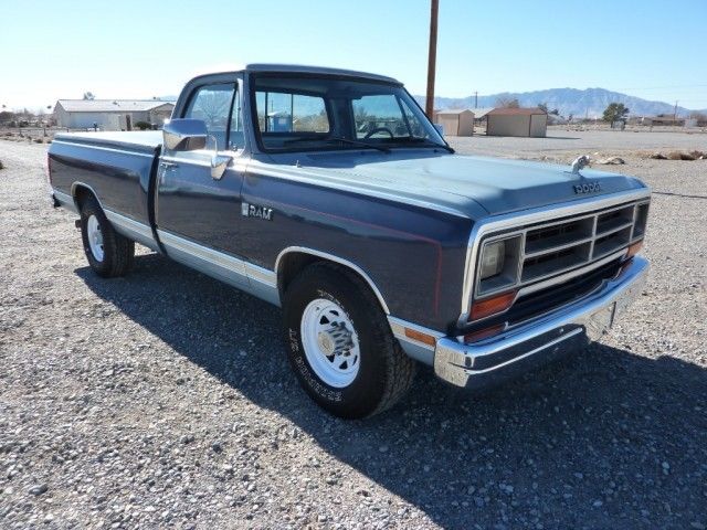 1989 dodge d250 3/4 ton original 42000 miles xint plastic is still on the seats