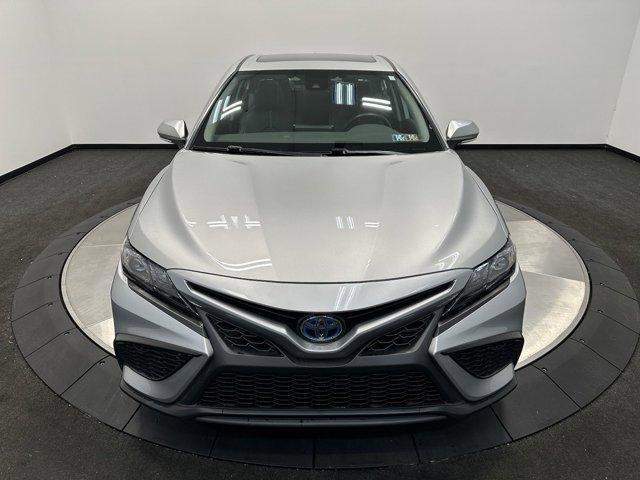 2021 toyota camry hybrid se