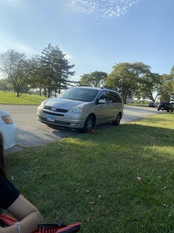 2004 toyota sienna xle