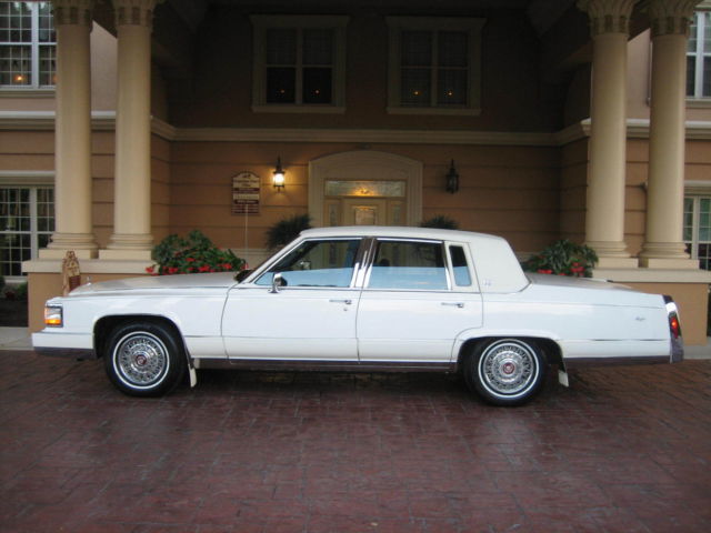 brougham / 29k orig miles / 1 family owned / 5.7 / 100 pics / immaculate!