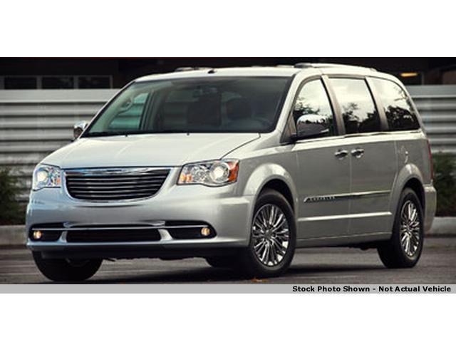 2013 chrysler town & country touring