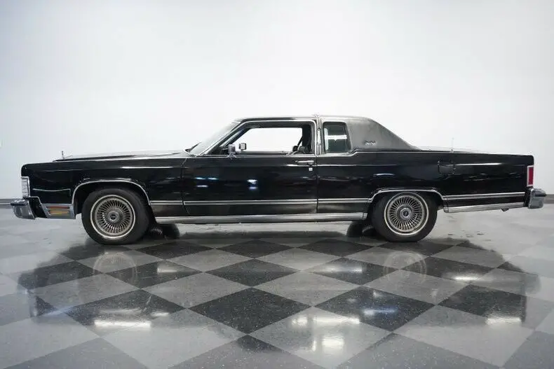 v8 auto classic vintage collector rare black leather cartier luxury