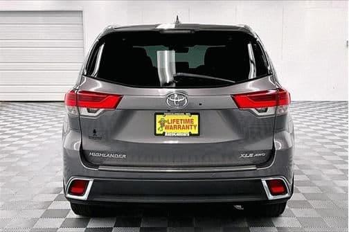 2019 toyota highlander xle in herculaneum, missouri