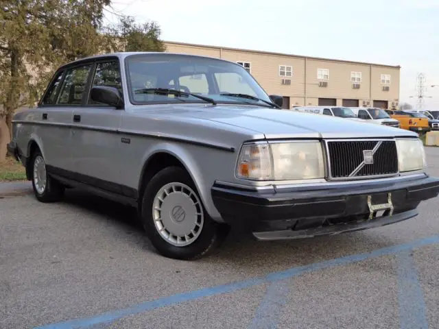 1993 volvo 240 base sedan 4-door 2.3l california car 89k original miles