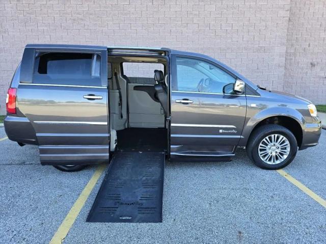 2014 chrysler town & country touring-l