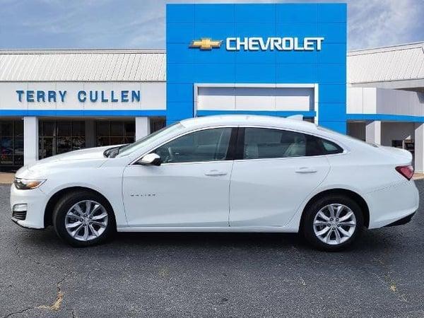 2022 chevrolet malibu in centennial, colorado