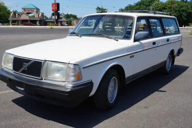 1993 volvo 240 base wagon 4-door 2.3l 106k one owner no accident non smoker