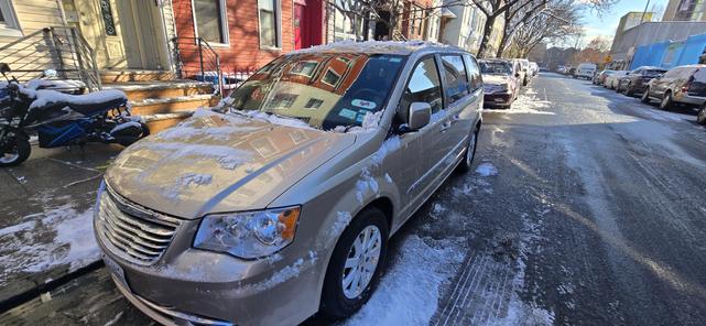 2014 chrysler town & country touring