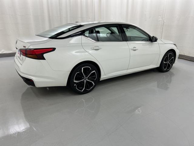 2023 nissan altima sr fwd