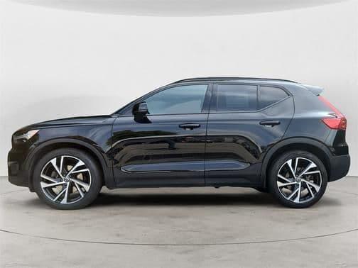 2022 volvo xc40 in secaucus, new jersey